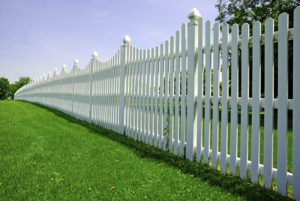 The Best Fence Maintenance Tips for the Spring