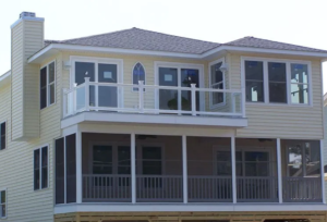 Vinyl Railings or Wood: Which is Best for a Screened Room?