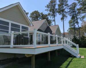The Main Benefits of Vinyl Handrails for Your Deck