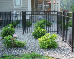 Key Signs that Your Metal Fence Needs to be Replaced with an Aluminum Fence